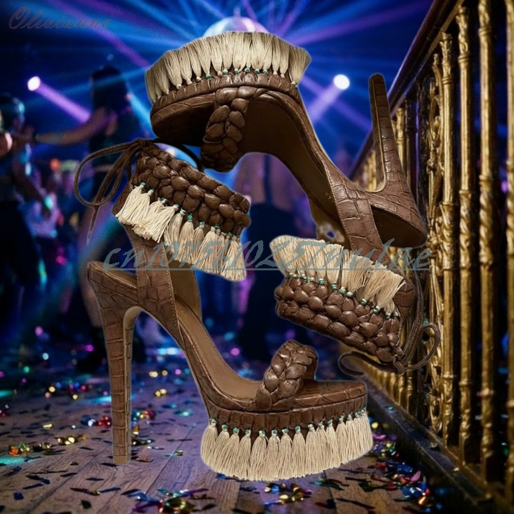Bruin en wit ontwerp met kwast - Sandal Strappy Heeled recensie en prijs