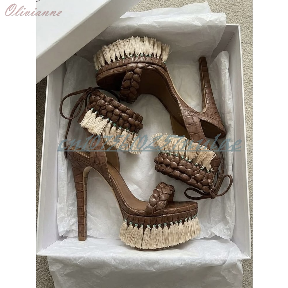Bruin en wit ontwerp met kwast - Sandal Strappy Heeled recensie en prijs