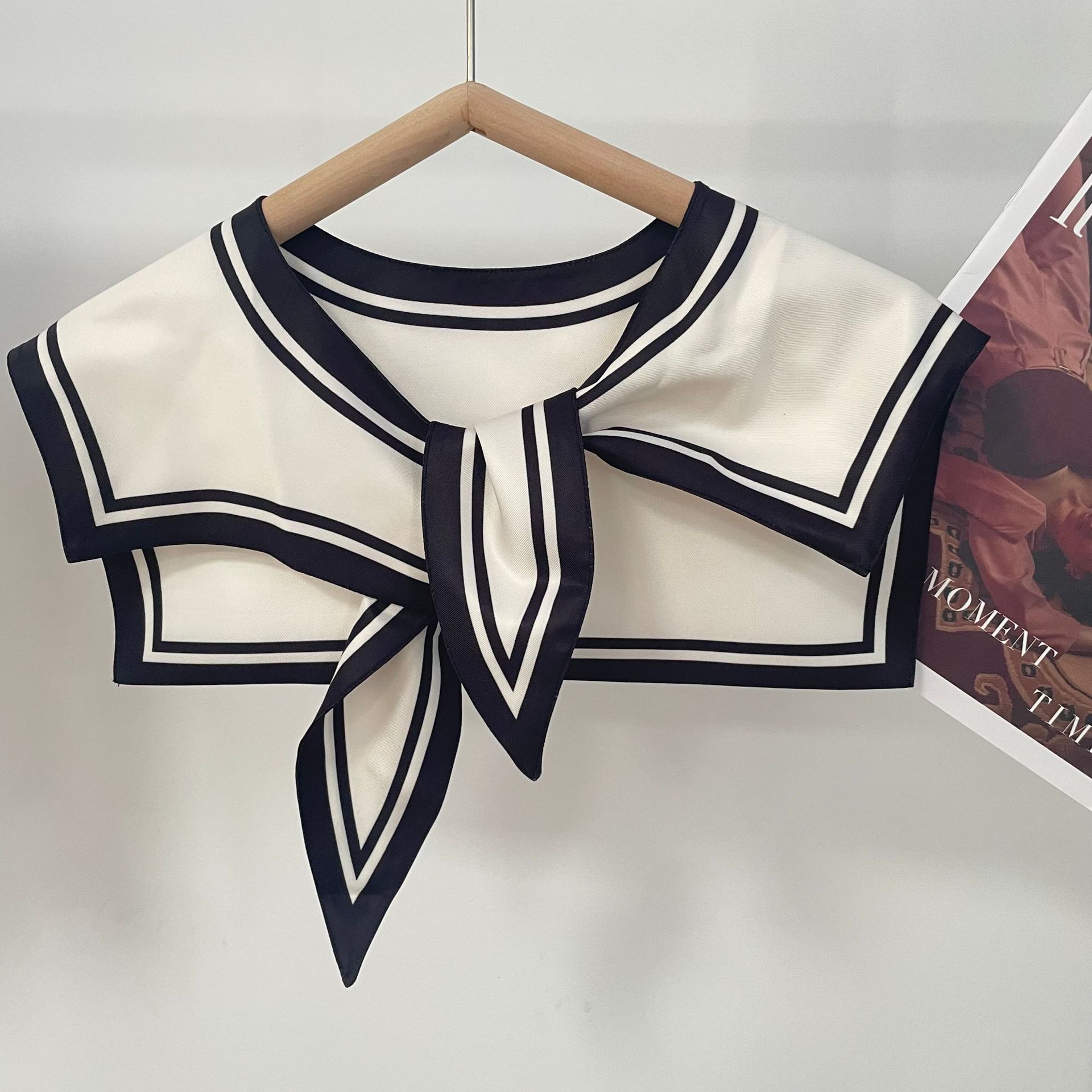 Veelzijdige zijden sjaal voor  - Blouse Off Shoulder recensie en prijs